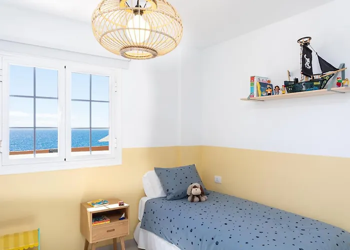 Sunrise On The Ocean * كانديلاريا