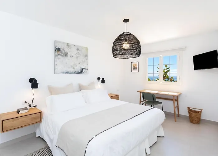 Sunrise On The Ocean Apartment